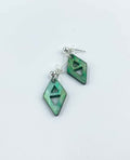 Pendientes geométricos de resina verde marmolada